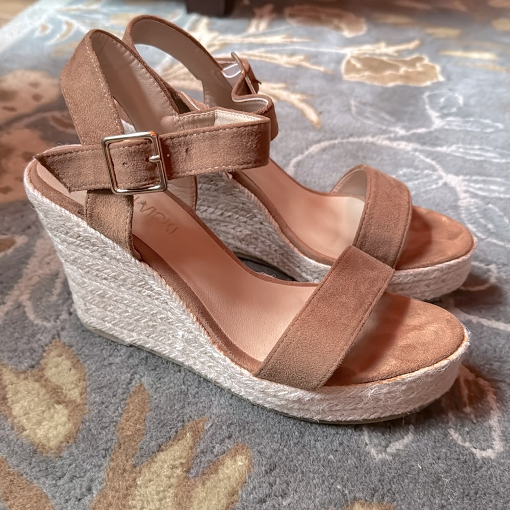 Women’s Wedge Sandals